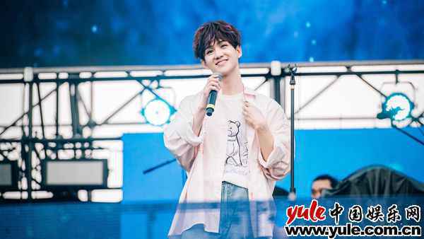 徐子未音乐节首秀落幕 连唱四首展现vocal实力