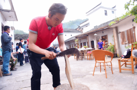 谢霆锋赞陈伟霆成长让他钦佩霍汶希港普笑点多获网友大赞