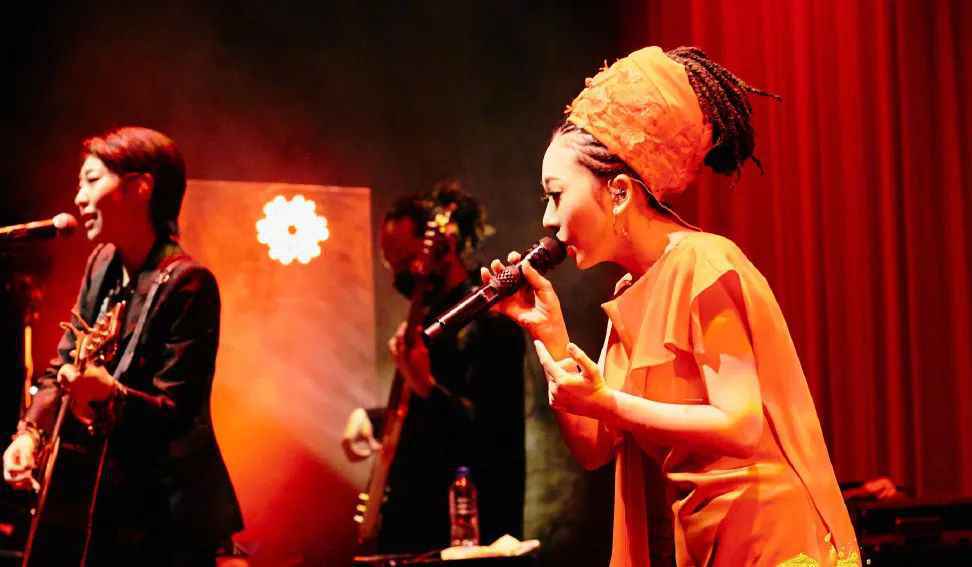 《歌手》华晨宇成歌王悬念不大，但为何周深米希亚第一轮就出局？