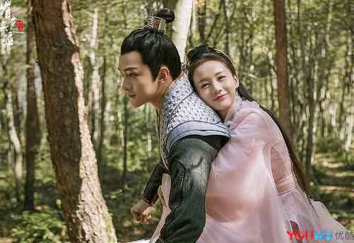 暑期上线！超级剧集《媚者无疆》发布虐恋版预告 李一桐乱世求生难逃爱恨纠葛