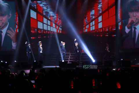 AB6IX首个亚巡见面会香港站 尽诉生活趣事