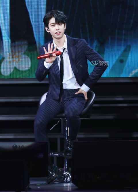 AB6IX首个亚巡见面会香港站 尽诉生活趣事