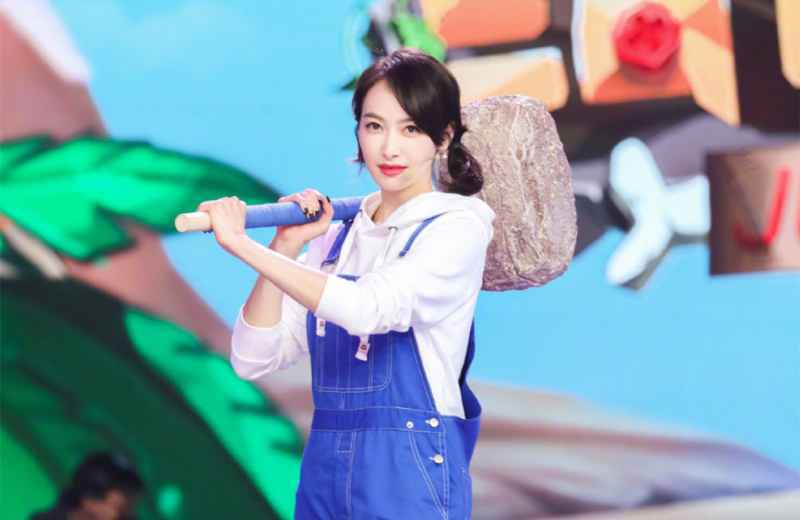 《创3》熬夜录制，导师们很辛苦，宋茜直接累倒