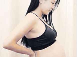 怀孕八个月官恩娜再晒巨肚 期待宝宝出世