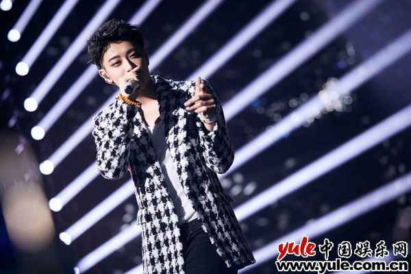 图五 黄子韬音乐节首秀青岛开唱 晚会综艺热度爆表掀夏日狂欢