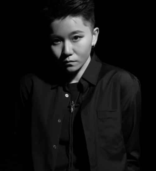 大山全新单曲《戒不掉》上线 演绎爱情中的无奈