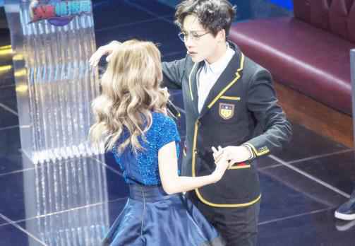 刘维变身东北“碧昂丝” 网友:特工“开脑洞”只服刘维!