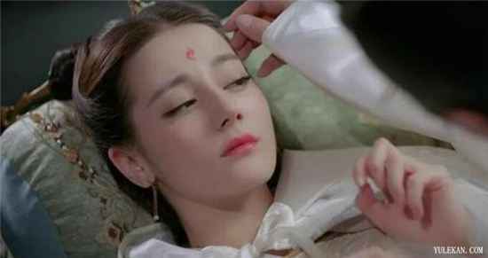 《枕上书》凤九是什么时候怀上白滚滚的?