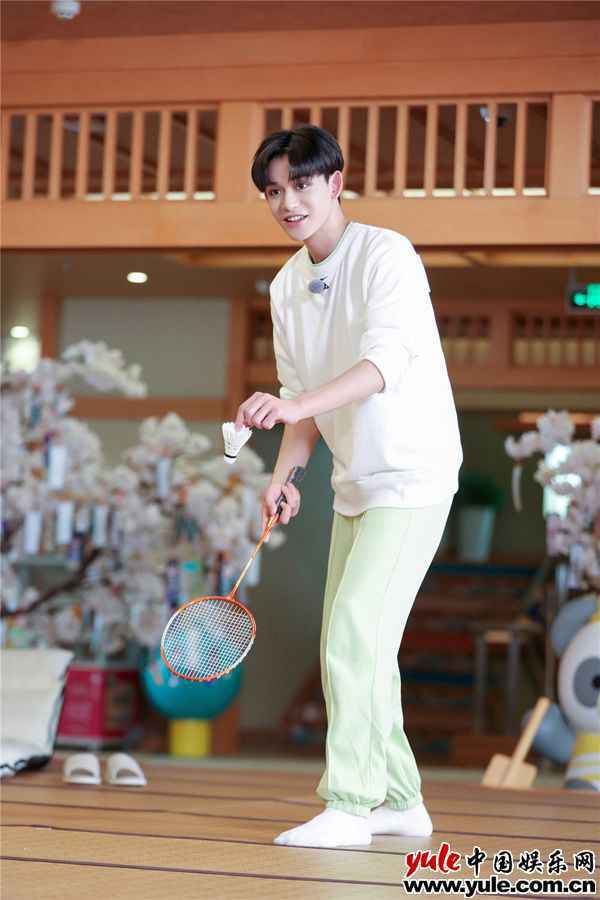 《奔跑吧9》探索“欲望口袋”中的秘密，“点石成金”揭示人生哲理引共鸣