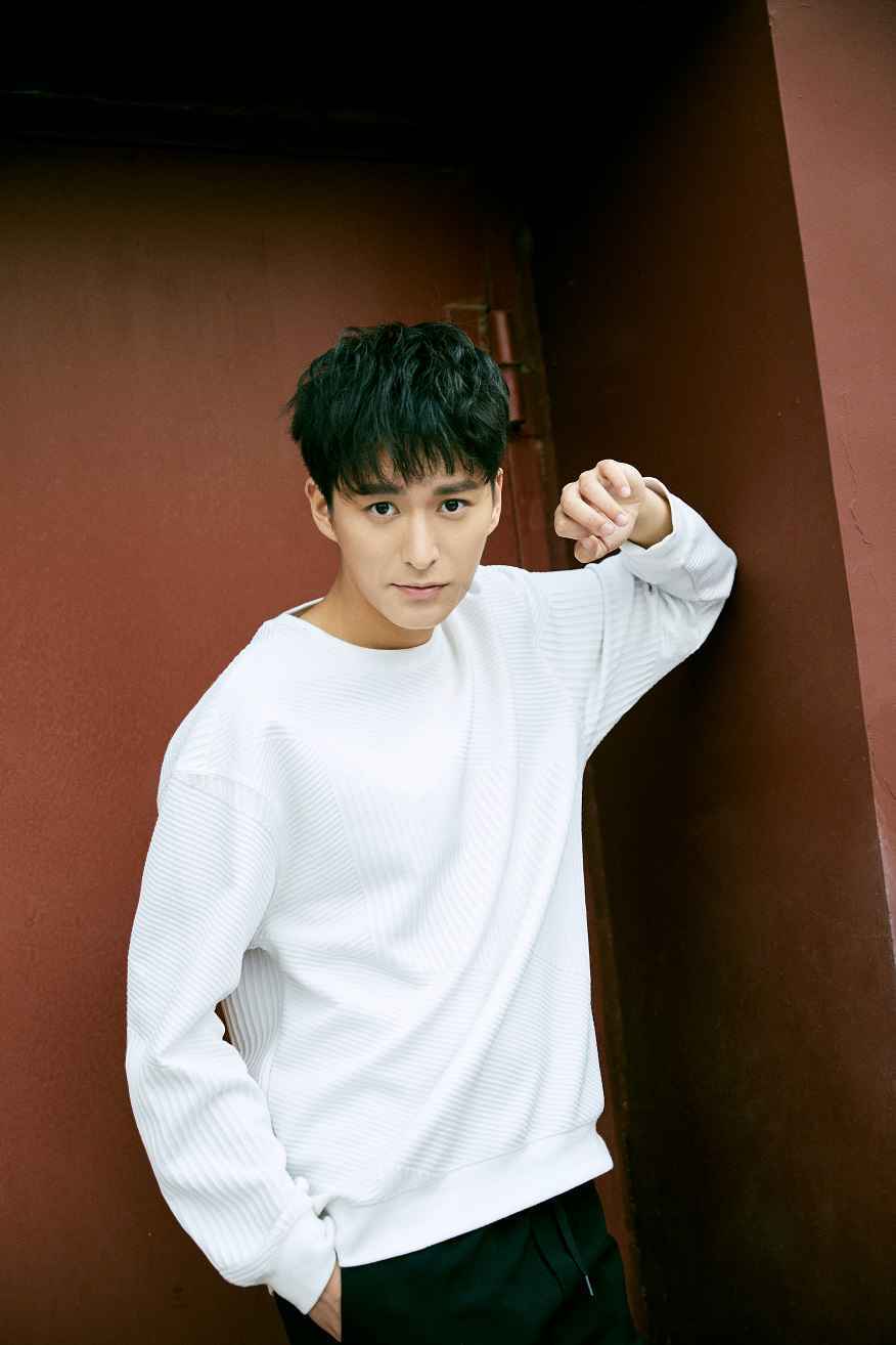 新生代唱作歌手蒿艺源最新原创单曲《阿爸你说》已上线!