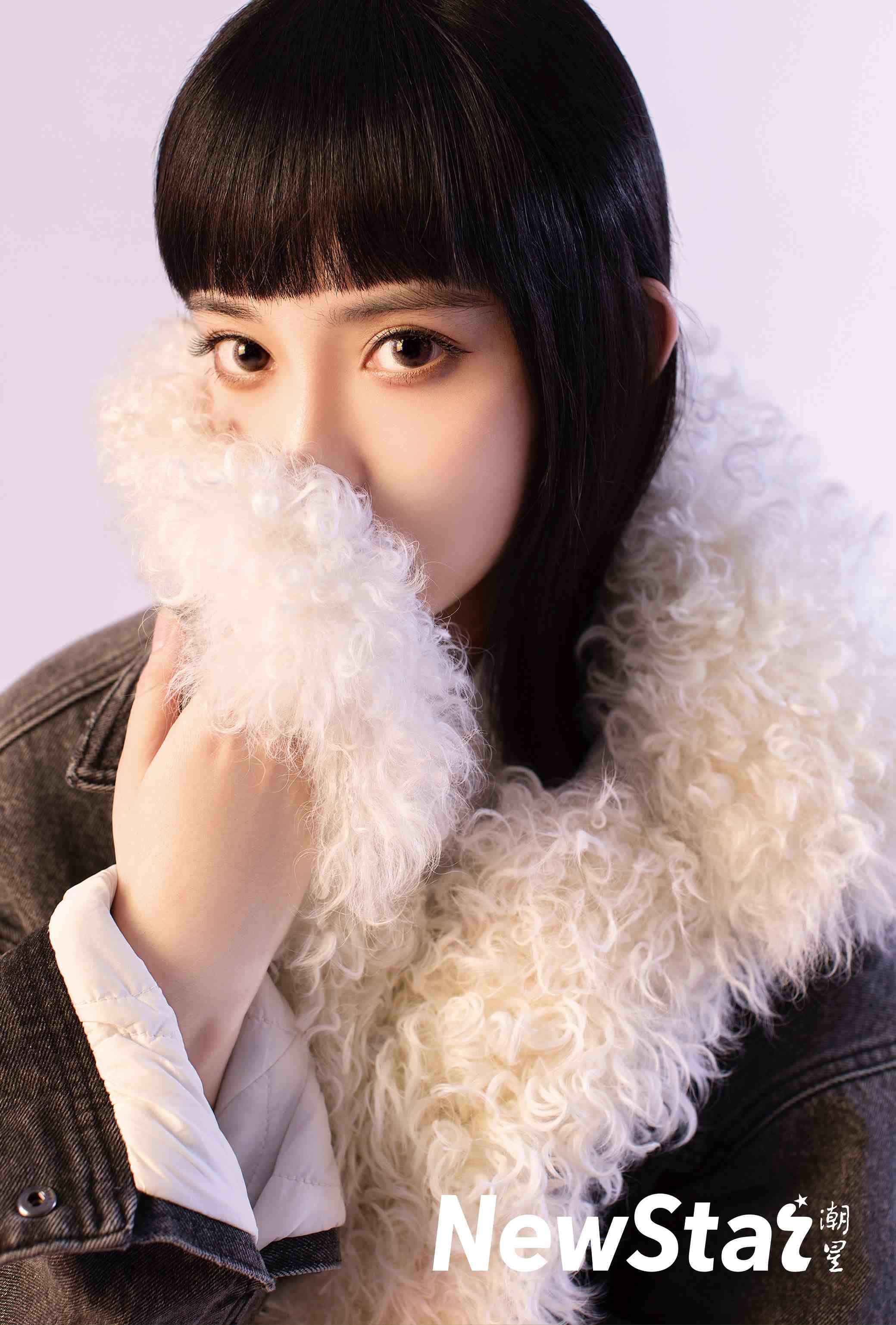 孟子义最新杂志大片曝光 复古齐刘海全新尝试吸睛十足