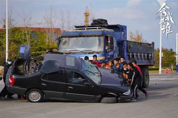《舍我其谁》导演特辑公开 高效幕后团队打造多元化青春剧集