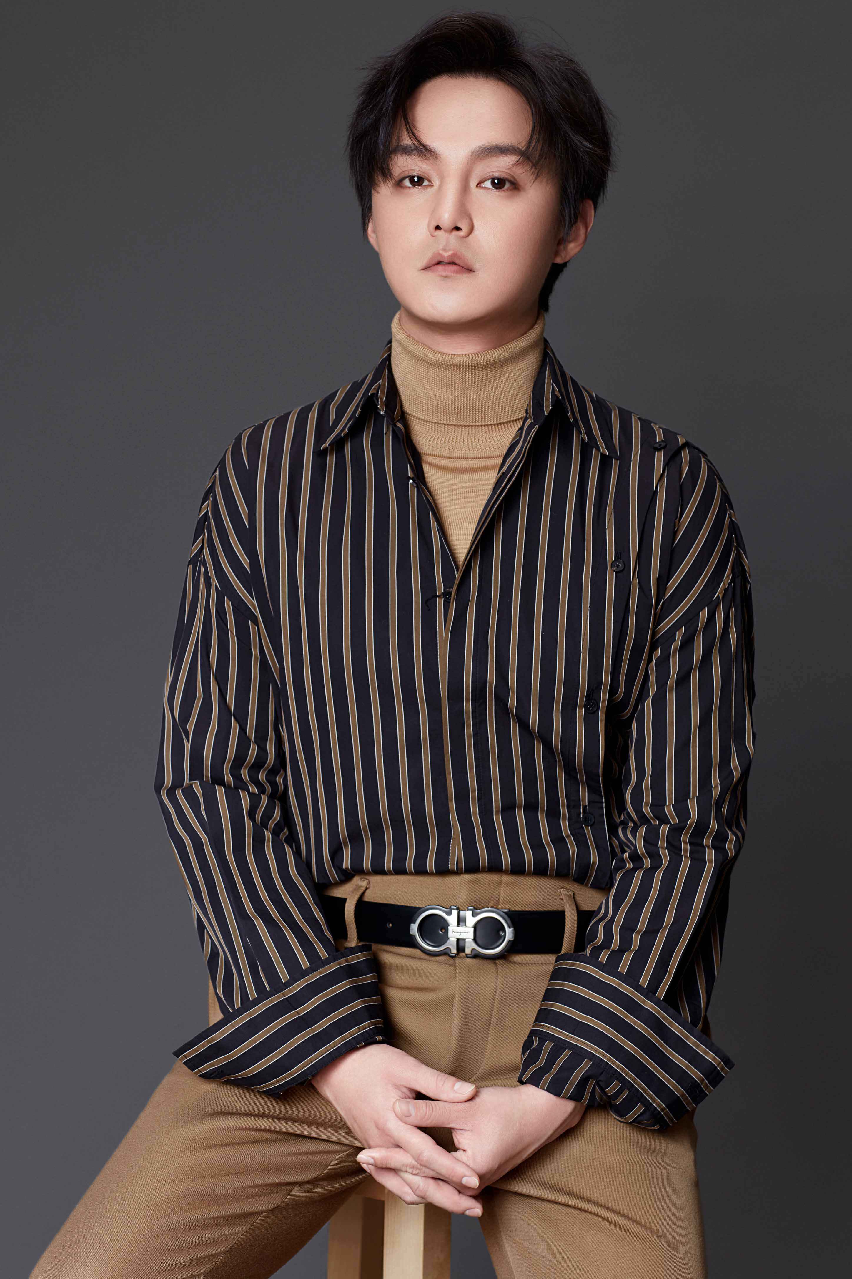 尹正《小小的追球》今日开播 环保之旅探索极地冰川之美