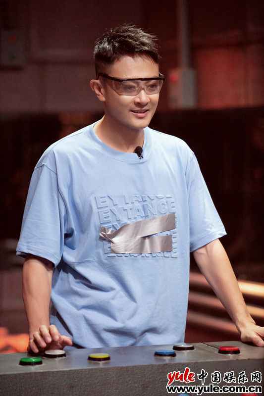 《疯狂的麦咭8》利路修疯狂石头城密室“散步”，贺鑫隆解锁闯关新姿势