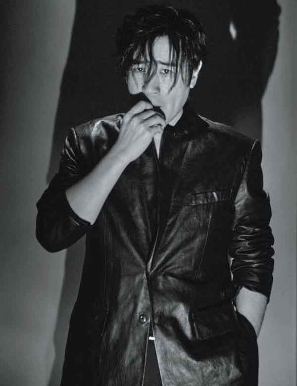 于和伟 | 戏水长流