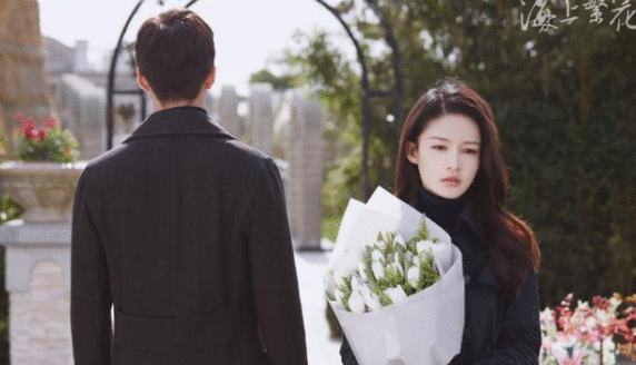 海上繁花：李沁与窦骁的感情戏“走上正轨”，酒成了重要的道具!