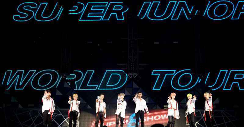 重温 Super Junior 招牌演唱会 画报集今日开放预购！