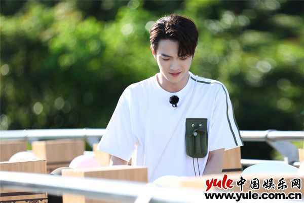 《奔跑吧9》开启“粮食保卫战”，智慧与力量展开较量