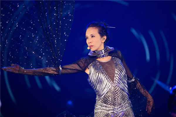 莫文蔚演唱会 神袐嘉宾费玉清惊喜现身