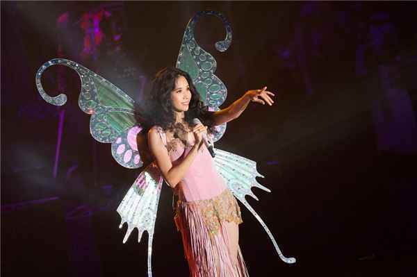 莫文蔚演唱会 神袐嘉宾费玉清惊喜现身