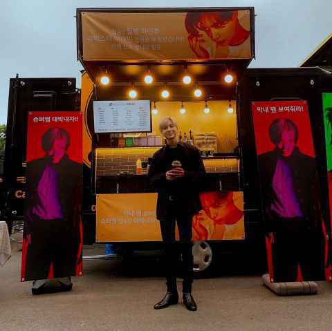 人在军中也要爱老么！SHINee 珉豪为泰民应援