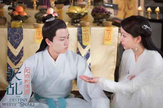 《天乩》7天破7亿收视惊人 杨紫任嘉伦花式互撩引热议