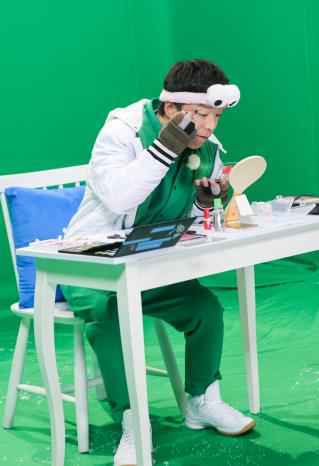 《极限挑战》掀扫码大战 “青岛贵妇”黄渤变身美妆主播