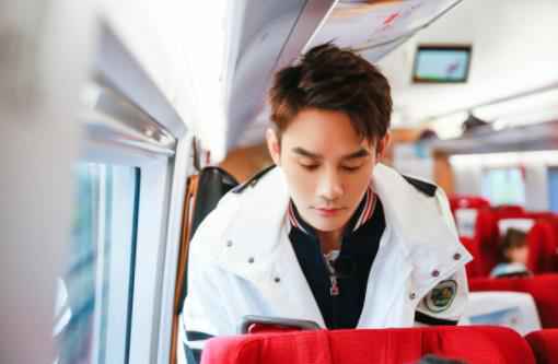 《青春环游记》启航南京“赶考” 王凯“神解读”美人鱼超有梗