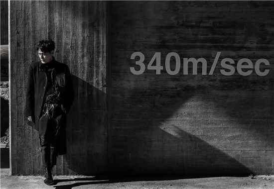 张信哲《慢慢走》单曲MV上线