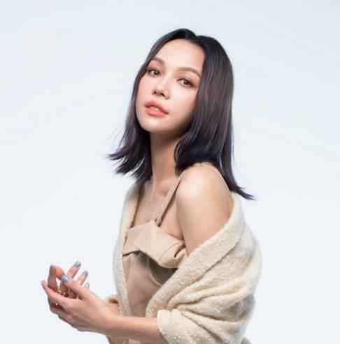 林采欣正式加盟华纳音乐 新单曲《鲸落》即将发布