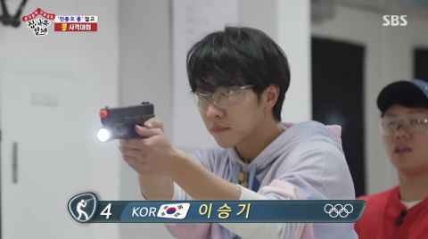 不愧是「特战士」！《家师父一体》李升基用BB枪精准射中牙签上的豆子