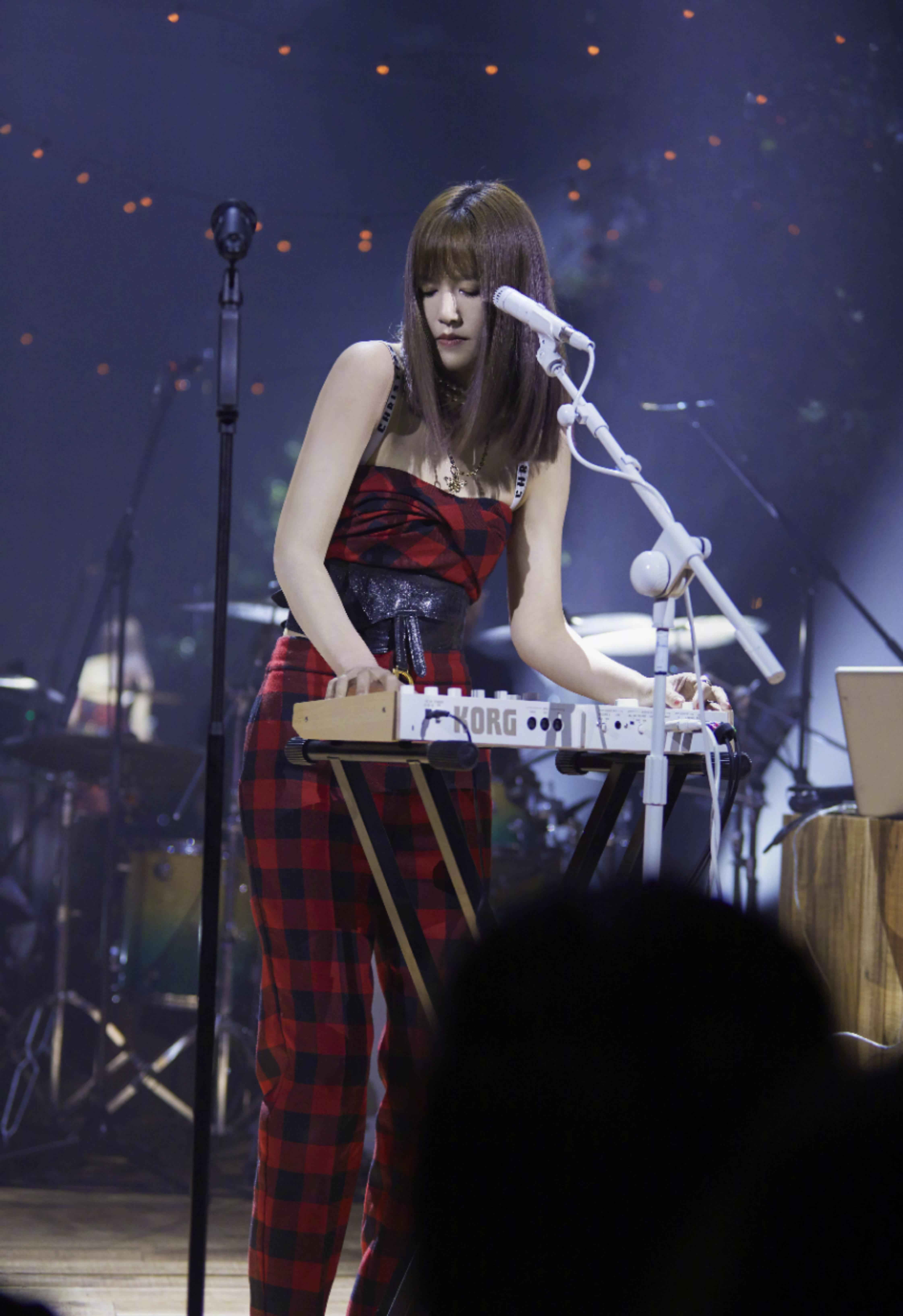 谭维维加盟江苏卫视2020跨年演唱会