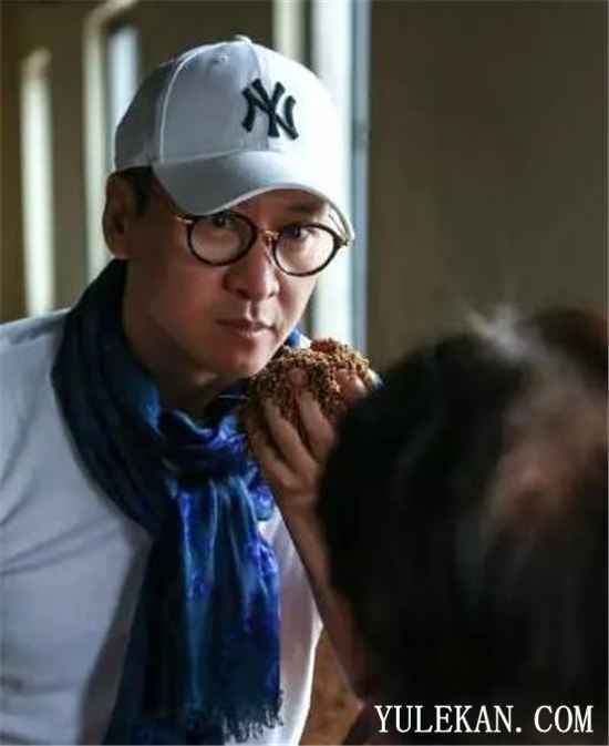 周杰隐退娱乐圈后他在做什么？捐什么让网友暖心？