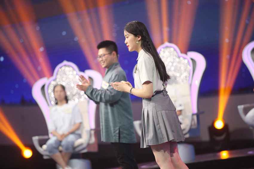 《国学小名士》热播 