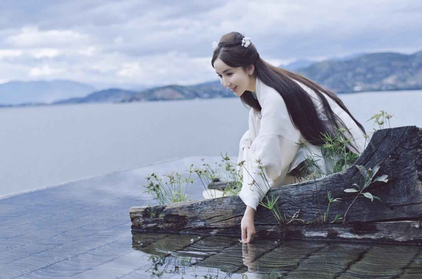 娄艺潇献唱《少年歌行互动版》片尾曲《大梦人间》 开启“武侠江湖”新篇章