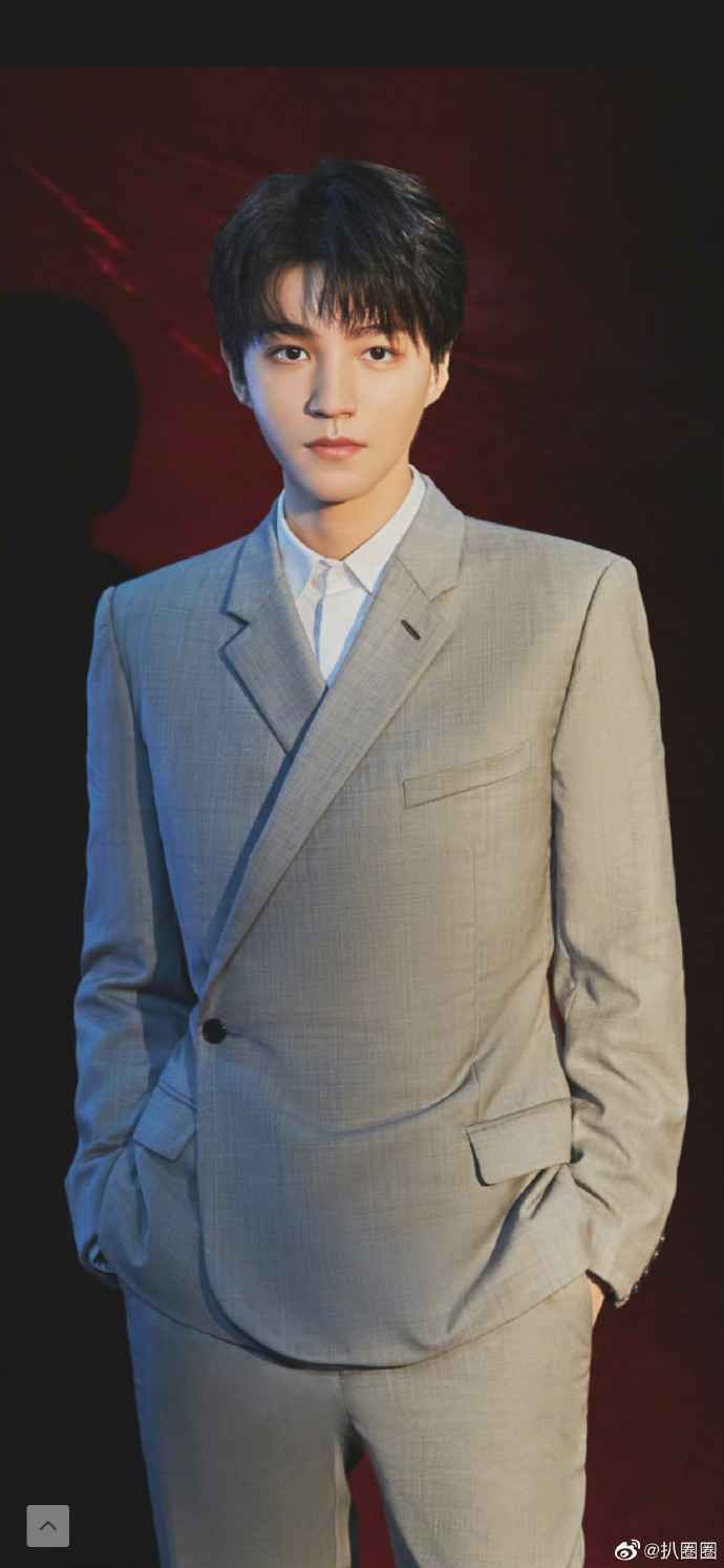 陆川执导新剧《非凡医者》推介海报曝光，传王俊凯担纲男主