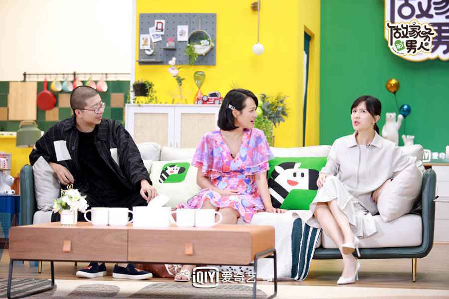 爱奇艺《做家务的男人》第三季 宋妍霏准备父母结婚周年惊喜