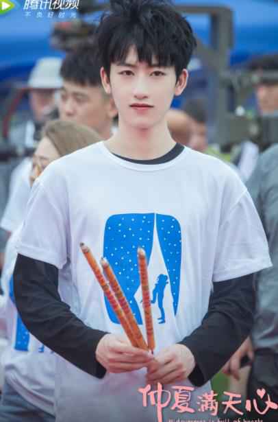 《仲夏满天心》无锡开机 刘淼麟演绎暖萌邻家男孩