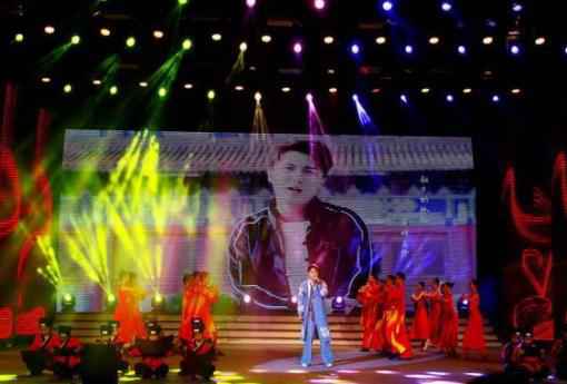 章磊新歌邀约不断 中国教育电视台在述《中国礼》