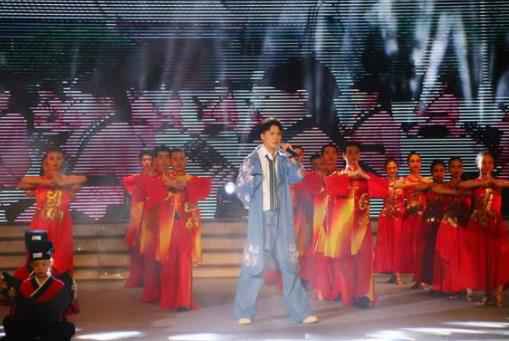 章磊新歌邀约不断 中国教育电视台在述《中国礼》