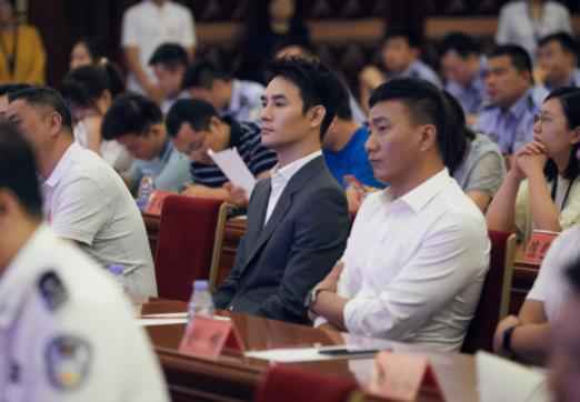 国内首部跨国经侦剧《猎狐》开机 王凯挑战高智商经侦案件