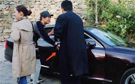 综艺《幸福三重奏》两个细节说明，林依轮的地位不简单