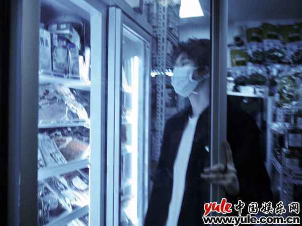 宣传照3 刘思鉴最新单曲《一天都不想呆了!》上线 细腻声线独特魅力