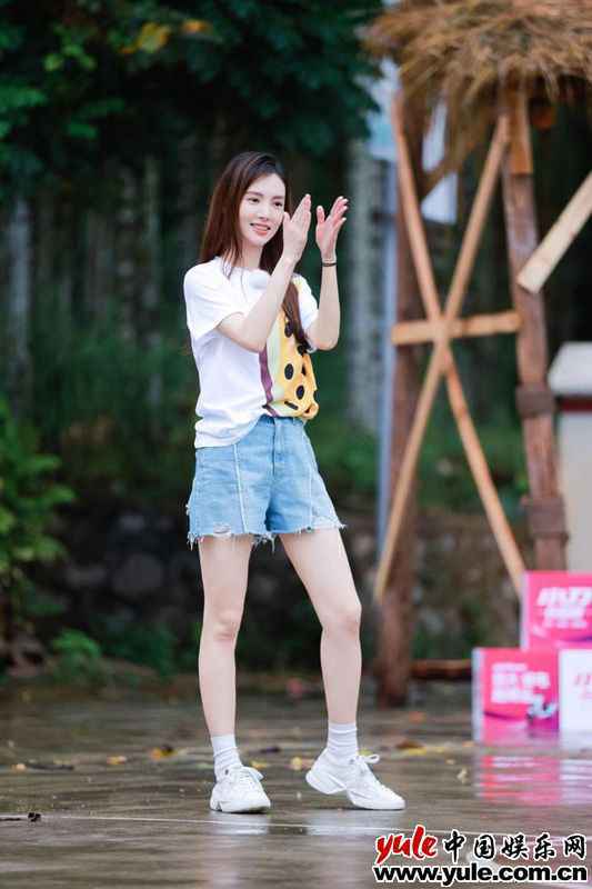 《完美的夏天2》李汶翰“赶猪”发挥惊艳 利路修冲浪再度挑战自我