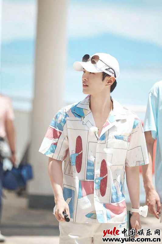 《完美的夏天2》李汶翰“赶猪”发挥惊艳 利路修冲浪再度挑战自我