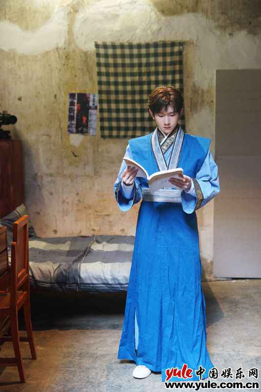 王源《奇异剧本鲨》上线 拆家搜证高能推理