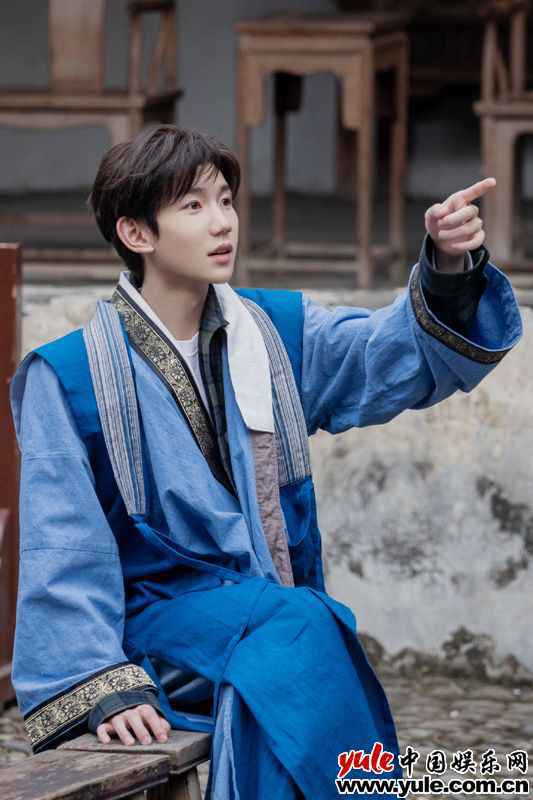 王源《奇异剧本鲨》上线 拆家搜证高能推理