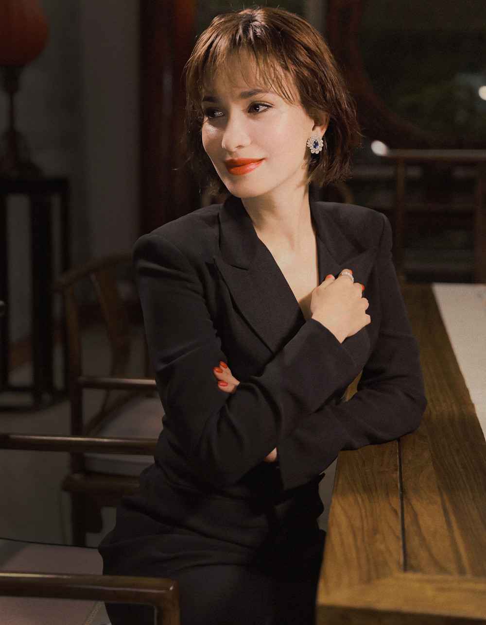 卢靖姗传递女性力量 出席戛纳中外电影论坛自信从容