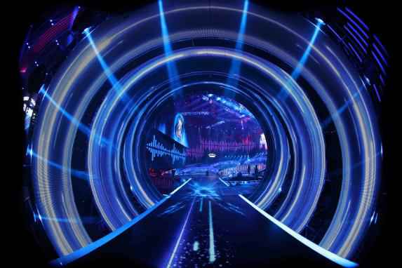 东方卫视《中国梦之声·我们的歌》曝光竞演舞台 概念元素组合歌曲青春样