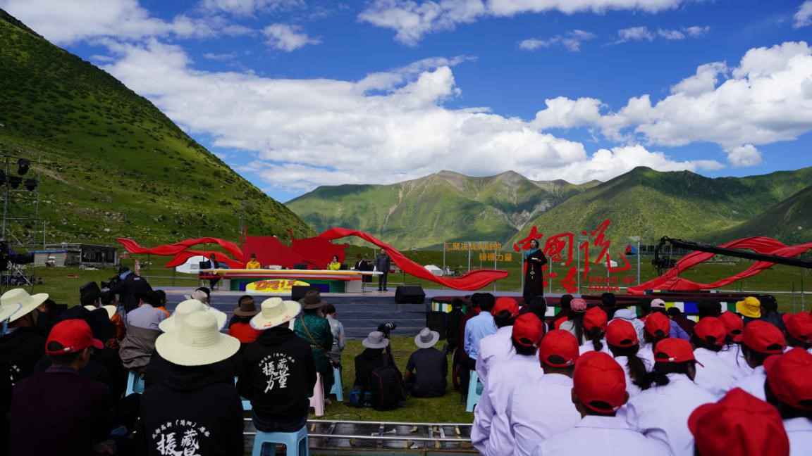 站上海拔新高度，让雪山作证、大地倾听——《中国正在说》推出脱贫攻坚系列特别节目